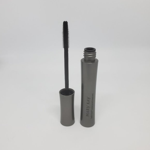 Mary Kay Lash Love Waterproof Mascara - Picture 5 of 6